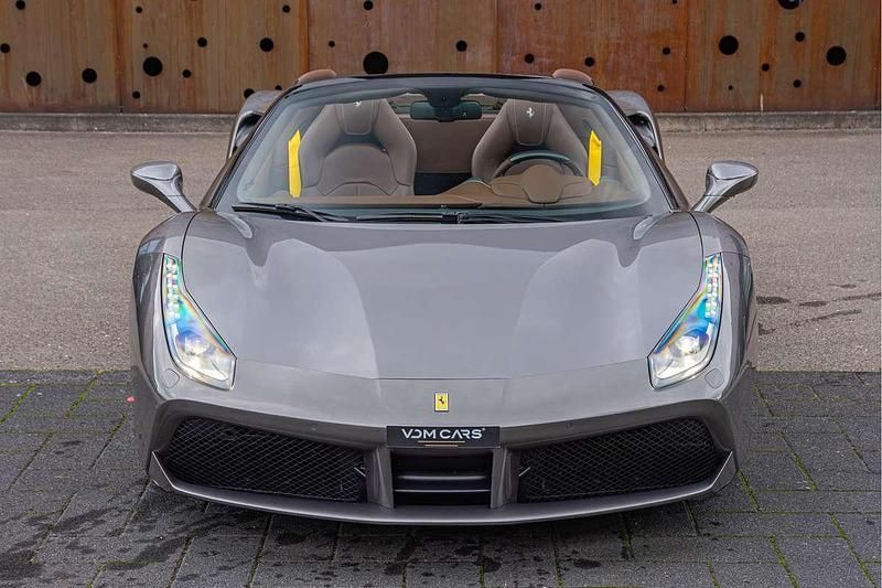 Occasion Ferrari 488 672 PK (494 kW) 2016 Grijs Cabriolet