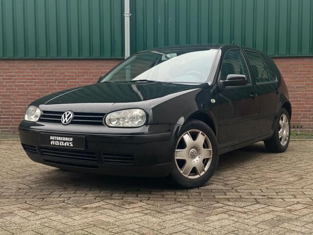 Zwart Gebruikt 2002 VW Golf IV Trendline Hatchback | € 2.150 (Eerlijke prijs) - Afbeelding 1/4