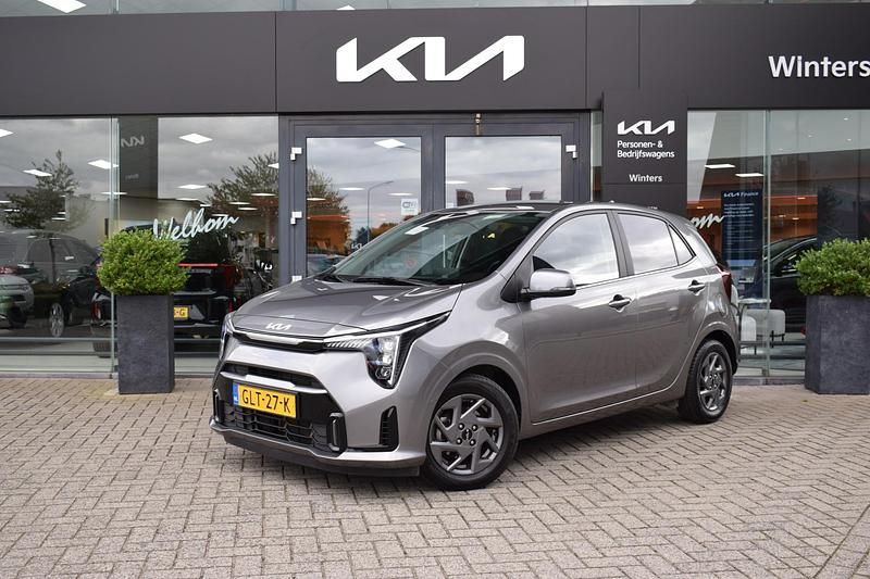 Grijs Occasion 2024 Kia Picanto Hatchback | € 18.240 (Eerlijke prijs) - Afbeelding 1/4