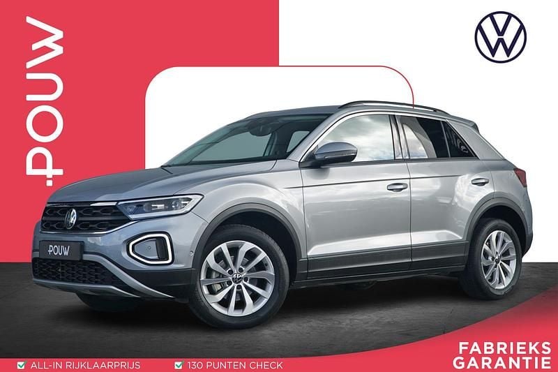 Grijs Gebruikt 2024 VW T-Roc Life SUV | € 31.450 (Goede deal) - Afbeelding 1/4