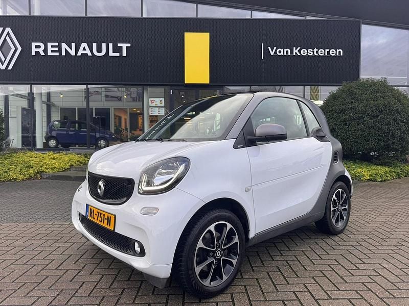 Wit Gebruikt 2017 Smart ForTwo Coupé Passion Hatchback | € 7.445 - Afbeelding 1/4