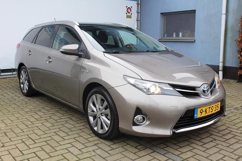 Occasion Toyota Auris Hybrid 2013 Bruin Stationwagen