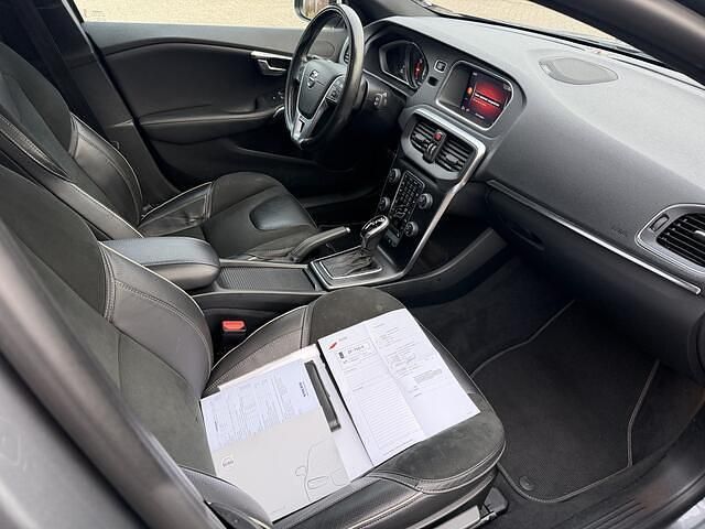 Occasion Volvo V40 154 PK (113 kW) 2019 Grijs Hatchback