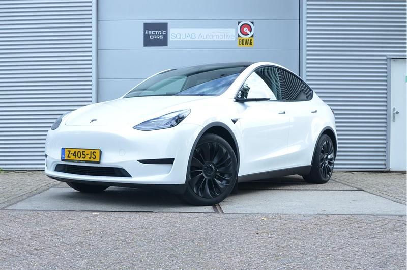 Wit, metallic lak Occasion 2023 Tesla Model Y RWD SUV | € 37.999 (Iets duurder) - Afbeelding 1/4