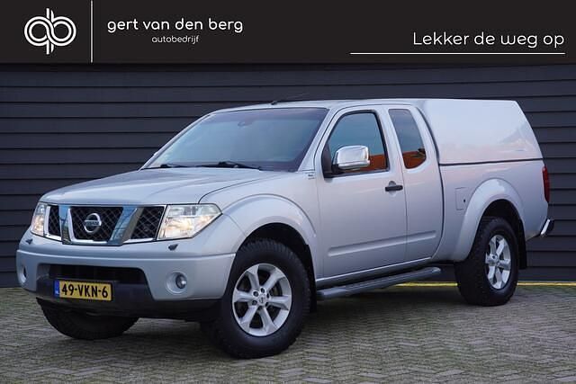 Grijs Gebruikt 2007 Nissan Navara Pickup | € 6.900 (Eerlijke prijs) - Afbeelding 1/4