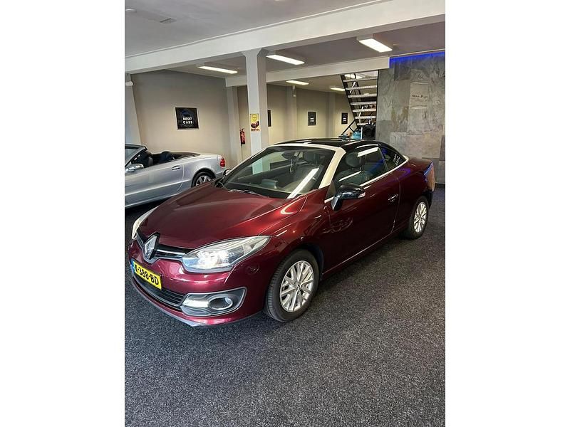 Paars (metallic) Occasion 2015 Renault Mégane Cabriolet Cabriolet | € 6.750 - Afbeelding 1/4