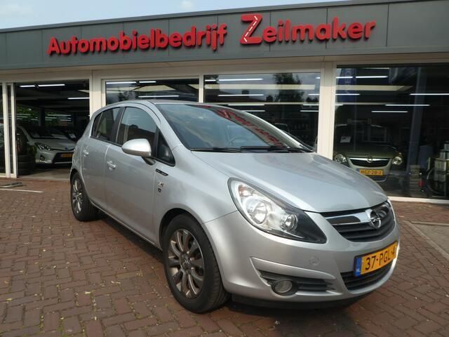Grijs Gebruikt 2011 Opel Corsa Edition Hatchback | € 5.950 (Iets duurder) - Afbeelding 1/4