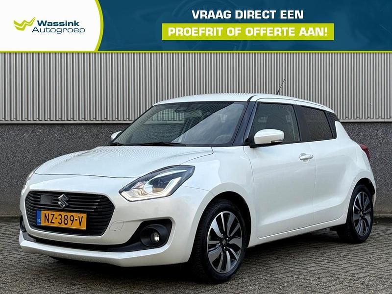 Wit Occasion 2017 Suzuki Swift Hatchback | € 14.485 (Iets duurder) - Afbeelding 1/4