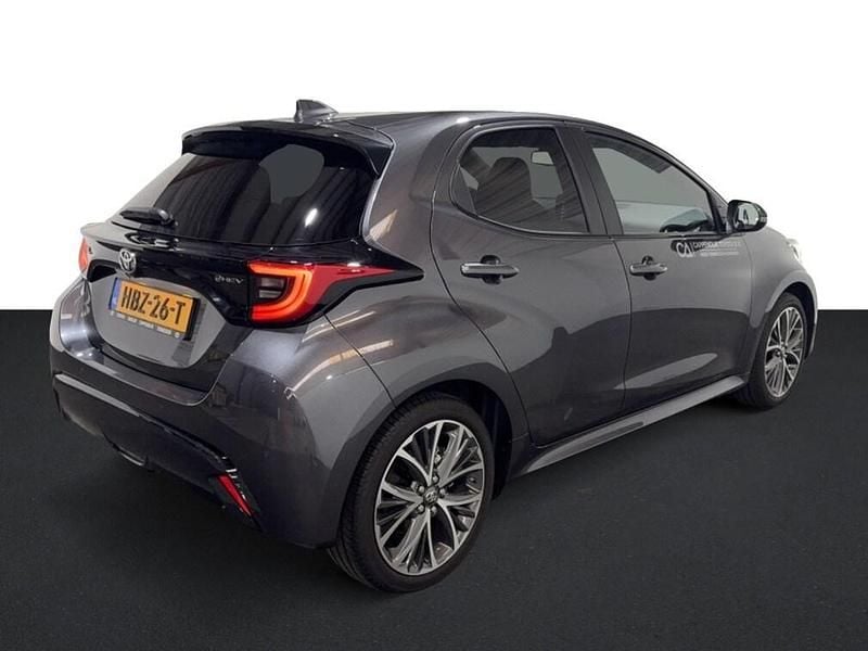 Occasion Toyota Yaris Executive 131 PK (96 kW) 2025 Grijs Hatchback