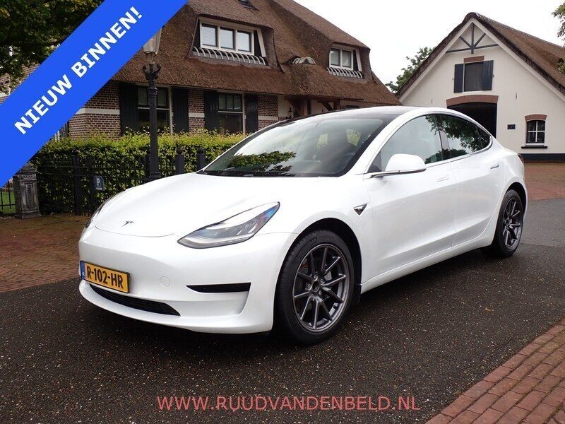 Wit Gebruikt 2020 Tesla Model 3 Standard Range Sedan | € 18.900 (Super prijs) - Afbeelding 1/4