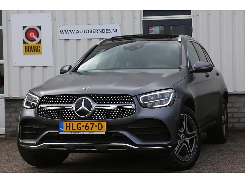 Grijs Occasion 2021 Mercedes GLC300 Business SUV | € 47.900 - Afbeelding 1/4
