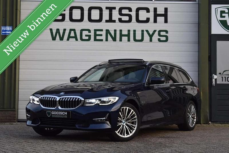 Blauw Gebruikt 2022 BMW 320e Efficient Dynamics Stationwagen | € 27.800 (Super prijs) - Afbeelding 1/4