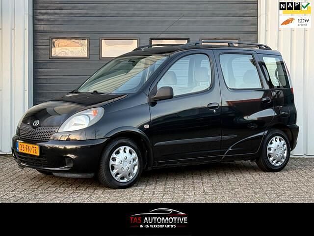 Zwart Occasion 2000 Toyota Yaris Sol Stationwagen | € 4.450 (Eerlijke prijs) - Afbeelding 1/4