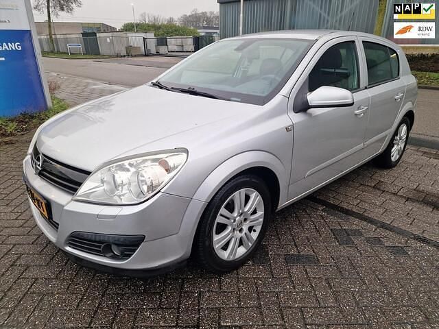 Occasion Opel Astra Executive 116 PK (85 kW) 2007 Grijs (metallic) Hatchback