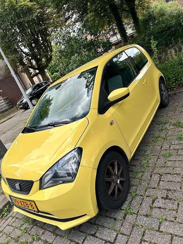 Geel Gebruikt 2012 Seat Mii Style Hatchback | € 3.000 (Eerlijke prijs) - Afbeelding 1/4