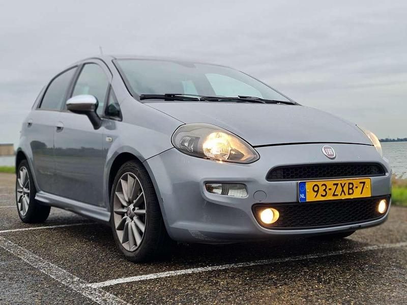 Grijs Gebruikt 2013 Fiat Punto Evo Sport Hatchback | € 3.749 (Goede deal) - Afbeelding 1/4