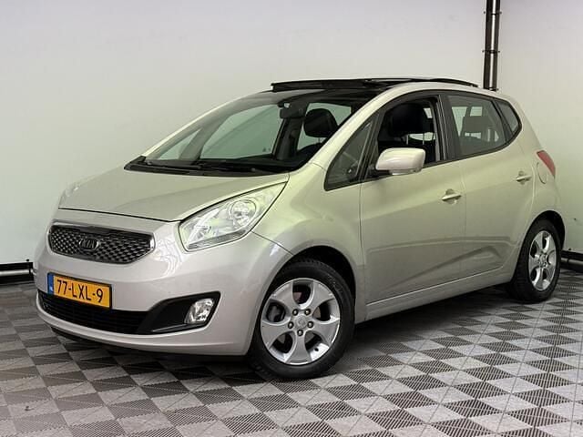 Grijs Gebruikt 2010 Kia Venga Hatchback | € 4.475 (Eerlijke prijs) - Afbeelding 1/4