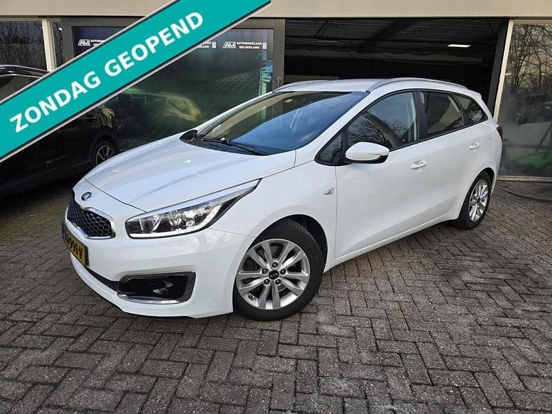 Wit Occasion 2018 Kia Ceed Hatchback | € 9.999 (Goede deal) - Afbeelding 1/4
