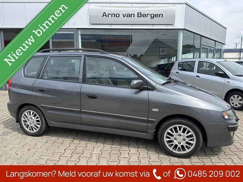 Grijs, metallic lak Gebruikt 2004 Mitsubishi Space Star MPV | € 3.950 (Duur) - Afbeelding 1/4