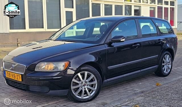 Zwart Gebruikt 2005 Volvo V50 Kinetic Stationwagen | € 2.999 (Eerlijke prijs) - Afbeelding 1/4