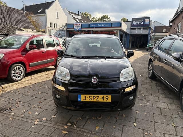 Zwart Gebruikt 2013 Fiat Panda Lounge Hatchback | € 5.650 (Iets duurder) - Afbeelding 1/4