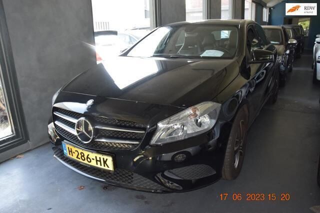 Zwart Gebruikt 2013 Mercedes A200 Ambition Hatchback | € 15.599 (Duur) - Afbeelding 1/4