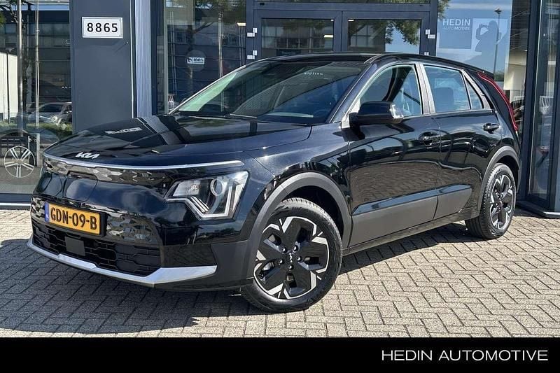 Zwart Gebruikt 2024 Kia e-Niro Light SUV | € 33.950 (Goede deal) - Afbeelding 1/4