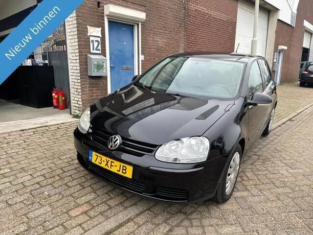 Zwart Gebruikt 2007 VW Golf V Hatchback | € 2.749 (Goede deal) - Afbeelding 1/4