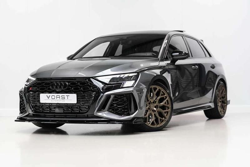 Grijs Gebruikt 2023 Audi RS3 Hatchback | € 74.500 (Eerlijke prijs) - Afbeelding 1/4