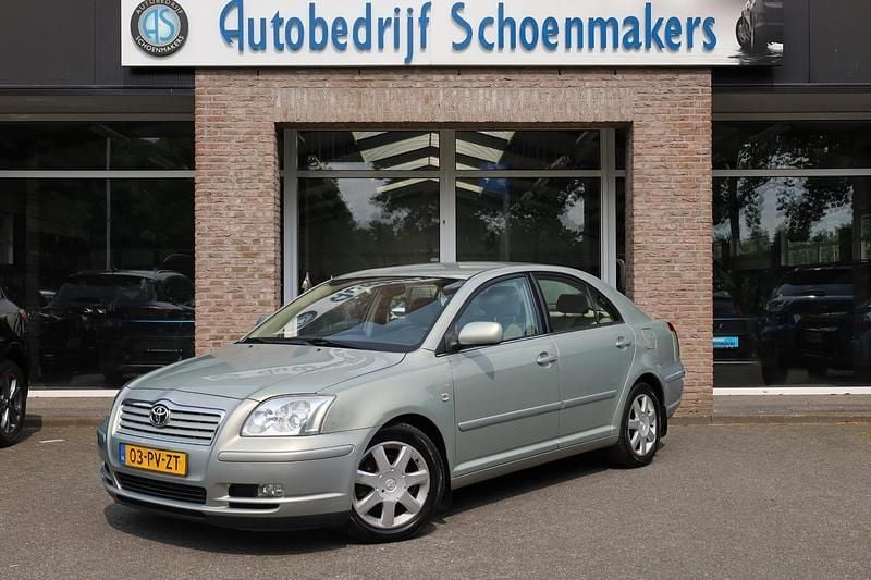 Groen Gebruikt 2005 Toyota Avensis Sol Hatchback | € 3.850 (Eerlijke prijs) - Afbeelding 1/4