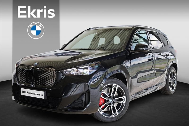 Zwart Gebruikt 2025 BMW iX1 M Sport SUV | € 62.831 - Afbeelding 1/4