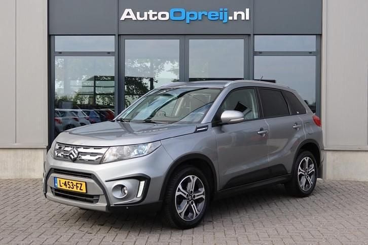Grijs Occasion 2016 Suzuki Vitara SUV | € 15.745 (Eerlijke prijs) - Afbeelding 1/4