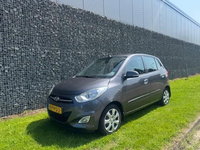 Grijs Gebruikt 2011 Hyundai i10 Hatchback | € 2.795 (Eerlijke prijs) - Afbeelding 1/4