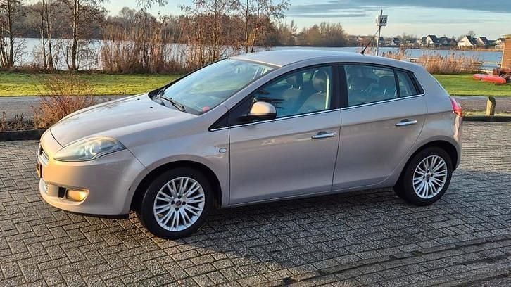 Occasion 2010 Fiat Bravo Hatchback | € 1.850 (Eerlijke prijs) - Afbeelding 1/4