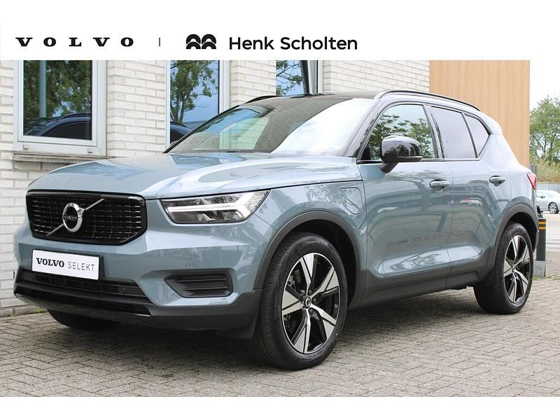 Grijs Gebruikt 2022 Volvo XC40 R-Design SUV | € 43.950 - Afbeelding 1/3