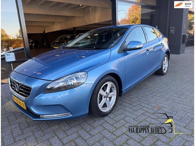 Blauw Gebruikt 2014 Volvo V40 Kinetic Hatchback | € 4.450 (Goede deal) - Afbeelding 1/4