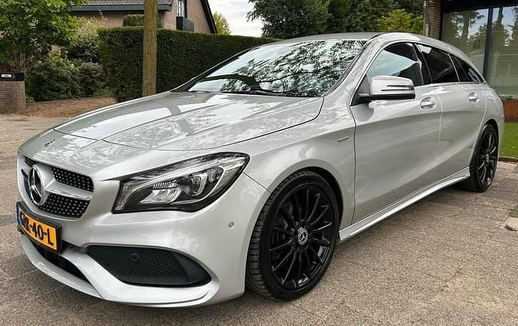 Occasion Mercedes CLA180 Shooting Brake AMG line 122 PK (89 kW) 2018 Grijs Stationwagen