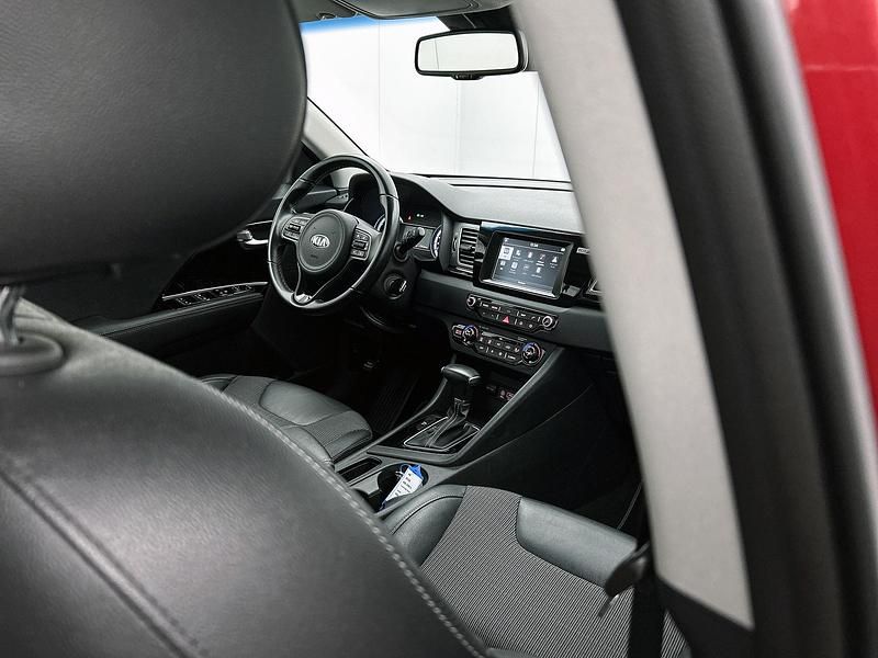 Occasion Kia Niro First Edition 142 PK (104 kW) 2016 Rood metallic SUV