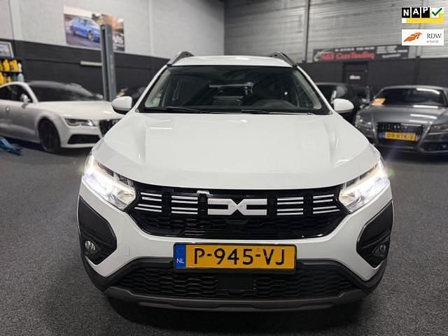 Wit Occasion 2022 Dacia Jogger Essentiel MPV | € 16.450 (Eerlijke prijs) - Afbeelding 1/4
