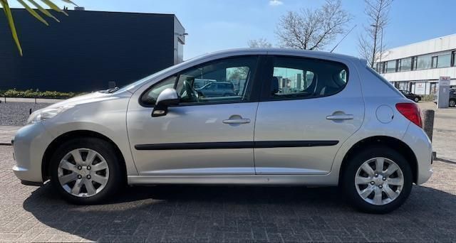 Grijs Gebruikt 2009 Peugeot 207 Hatchback | € 2.349 (Iets duurder) - Afbeelding 1/4