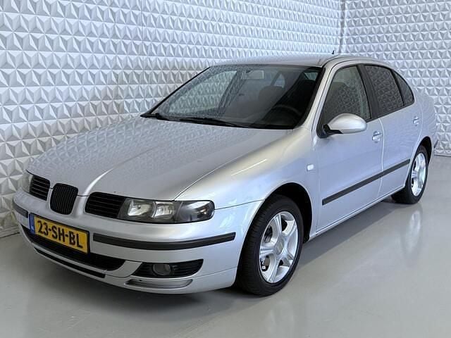 Grijs Gebruikt 2006 Seat Toledo Sport Sedan | € 999 - Afbeelding 1/4