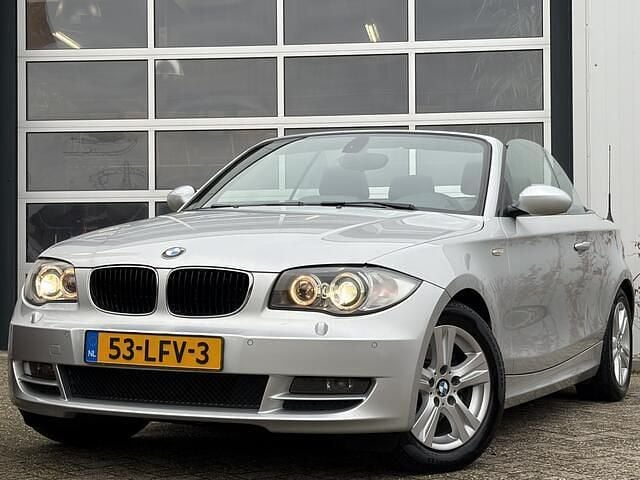 Grijs Gebruikt 2009 BMW 118 Cabriolet Executive Cabriolet | € 6.950 (Eerlijke prijs) - Afbeelding 1/4