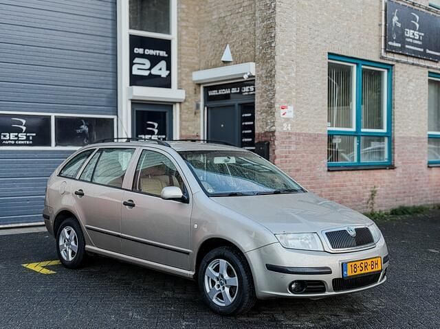 Beige Gebruikt 2006 Skoda Fabia Elegance Stationwagen | € 2.295 (Iets duurder) - Afbeelding 1/4