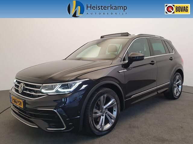 Zwart Gebruikt 2020 VW Tiguan R-line SUV | € 29.950 (Iets duurder) - Afbeelding 1/4