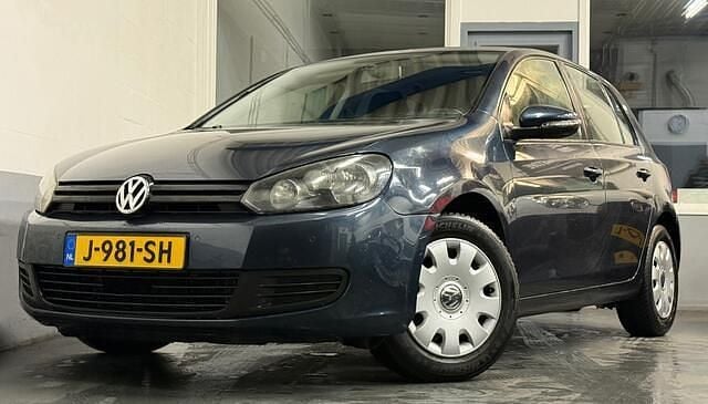 Blauw (metallic) Occasion 2010 VW Golf Trendline Stationwagen | € 3.795 (Goede deal) - Afbeelding 1/4