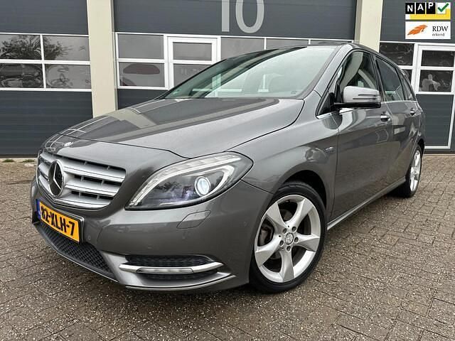 Grijs Occasion 2012 Mercedes B180 Ambition MPV | € 11.900 (Eerlijke prijs) - Afbeelding 1/4