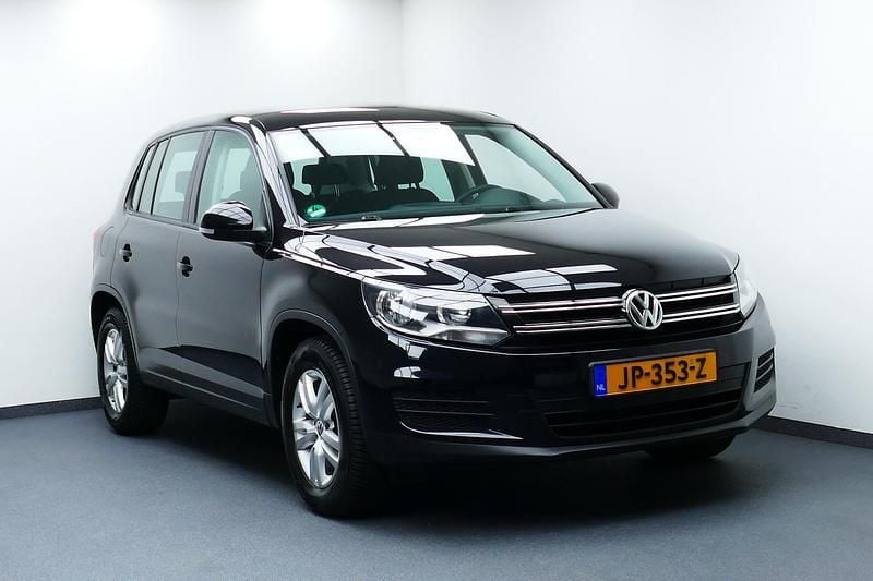 Zwart Occasion 2017 VW Tiguan Sport SUV | € 10.444 (Super prijs) - Afbeelding 1/4