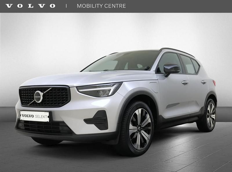 Grijs Gebruikt 2023 Volvo XC40 Plus SUV | € 38.890 - Afbeelding 1/4