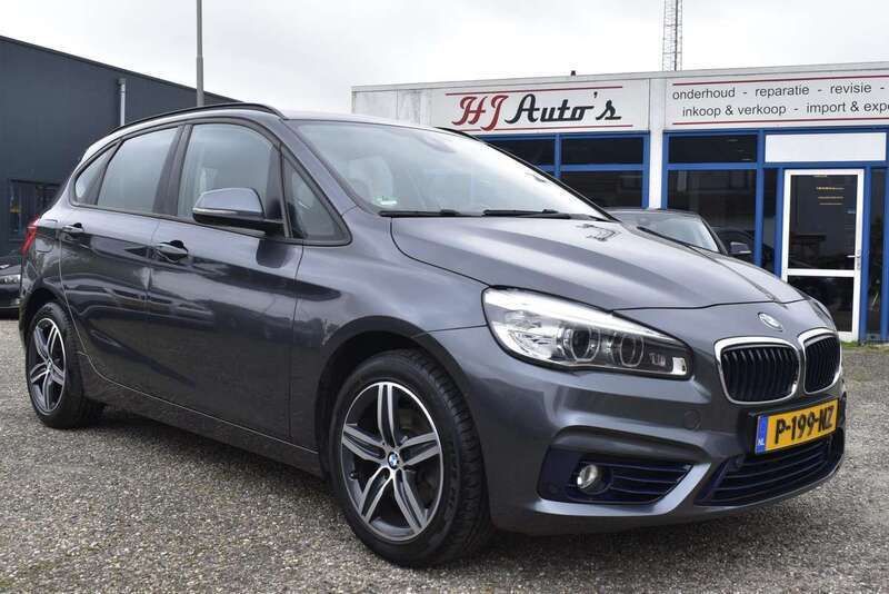 Grijs Gebruikt 2015 BMW 218 Active Tourer Executive MPV | € 10.950 (Iets duurder) - Afbeelding 1/4