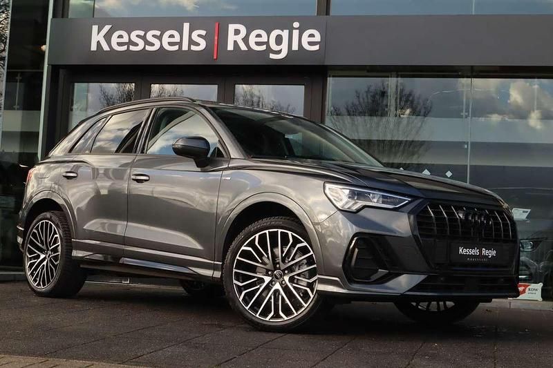 Grijs Gebruikt 2022 Audi Q3 S-Line SUV | € 37.950 (Iets duurder) - Afbeelding 1/4